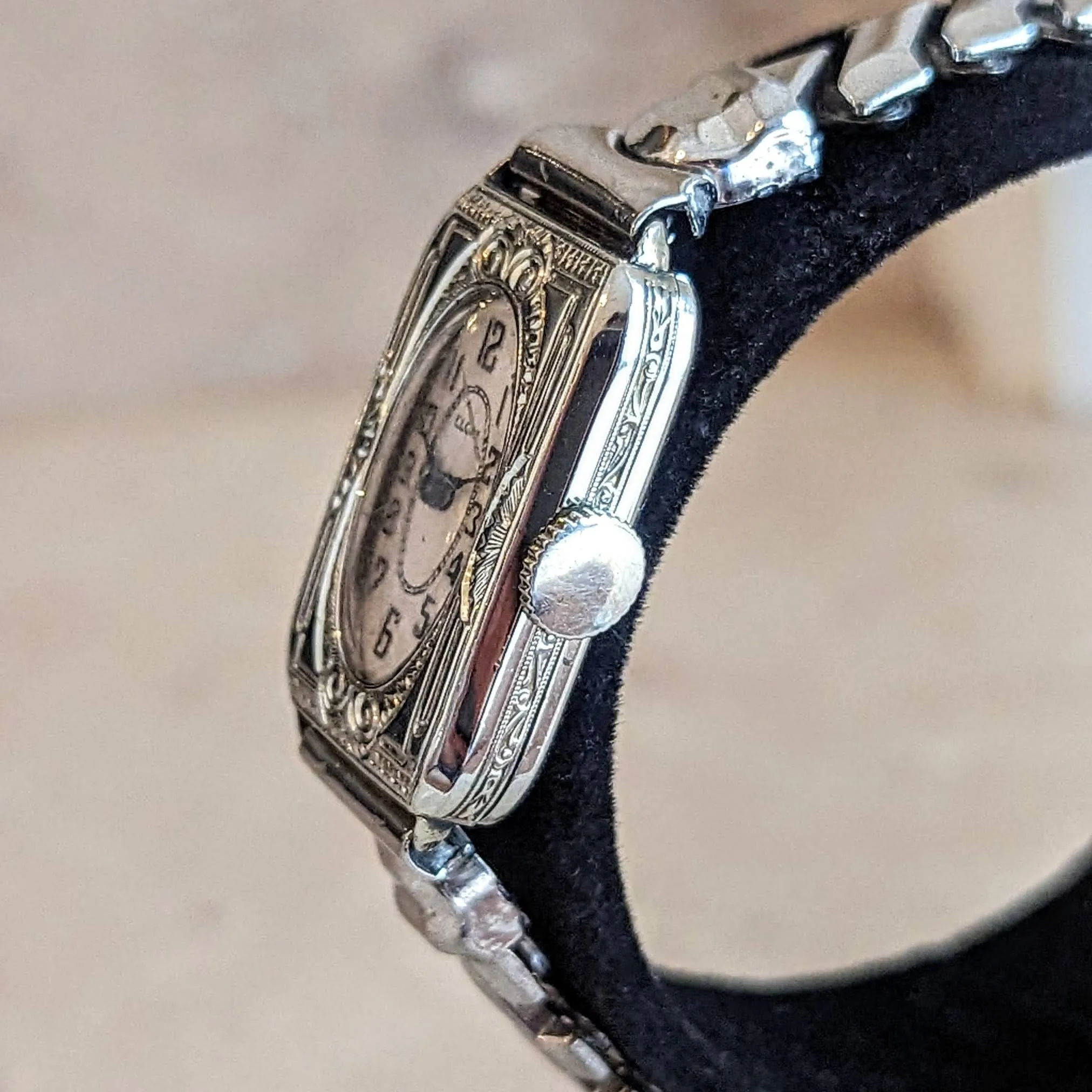 1933 ELGIN Art Deco Ladies Watch 15 Jewels Grade 484 U.S.A. Made Wristwatch