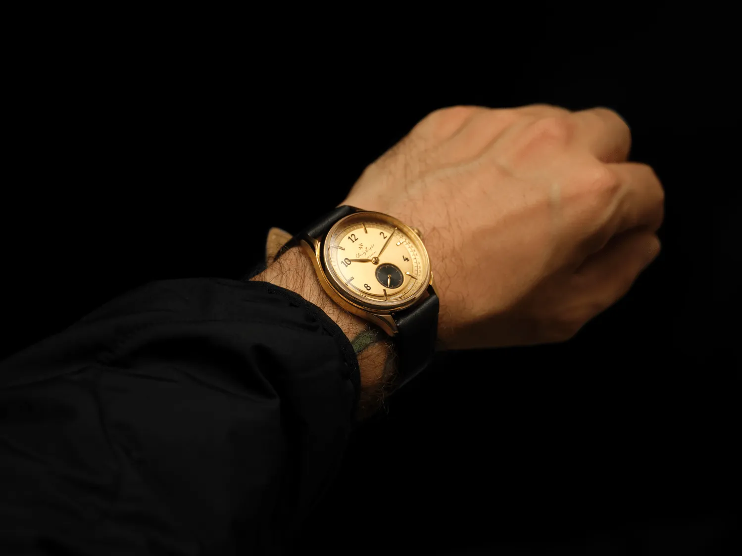 1968 Mechanical (Hand-Wound), Gold / Black