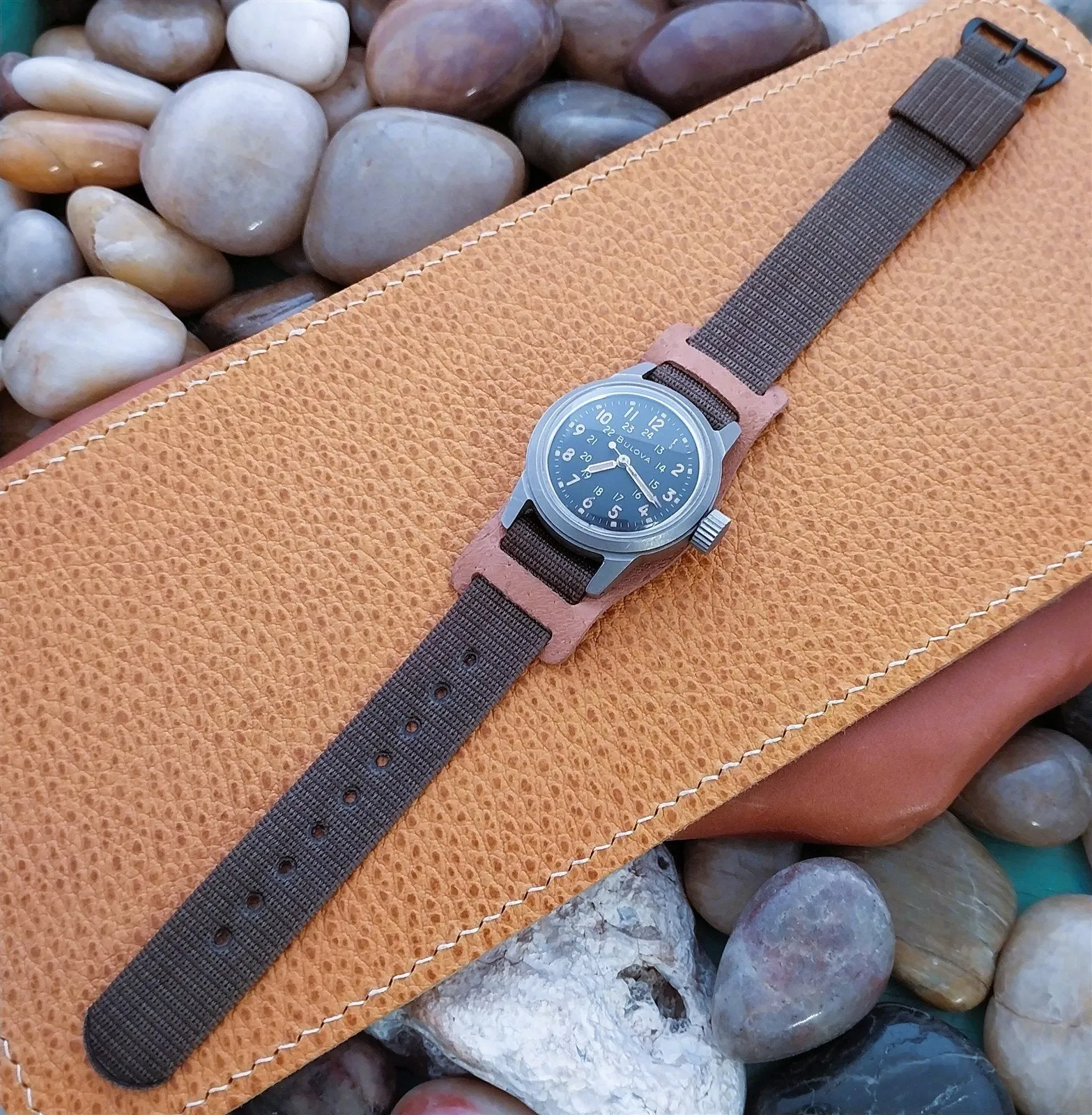 5/8" USA Veg-Tanned Pigskin Slip Through Pad for 1&2 piece Vintage Watch Strap