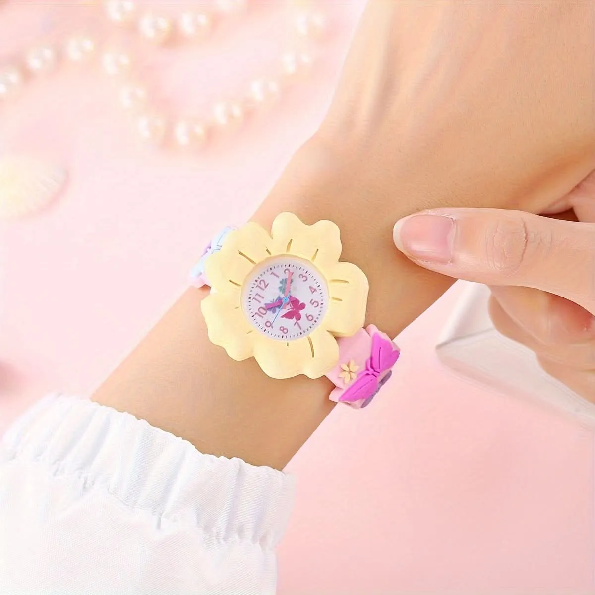 Girls' Cute Quartz Flower Wrist Watch