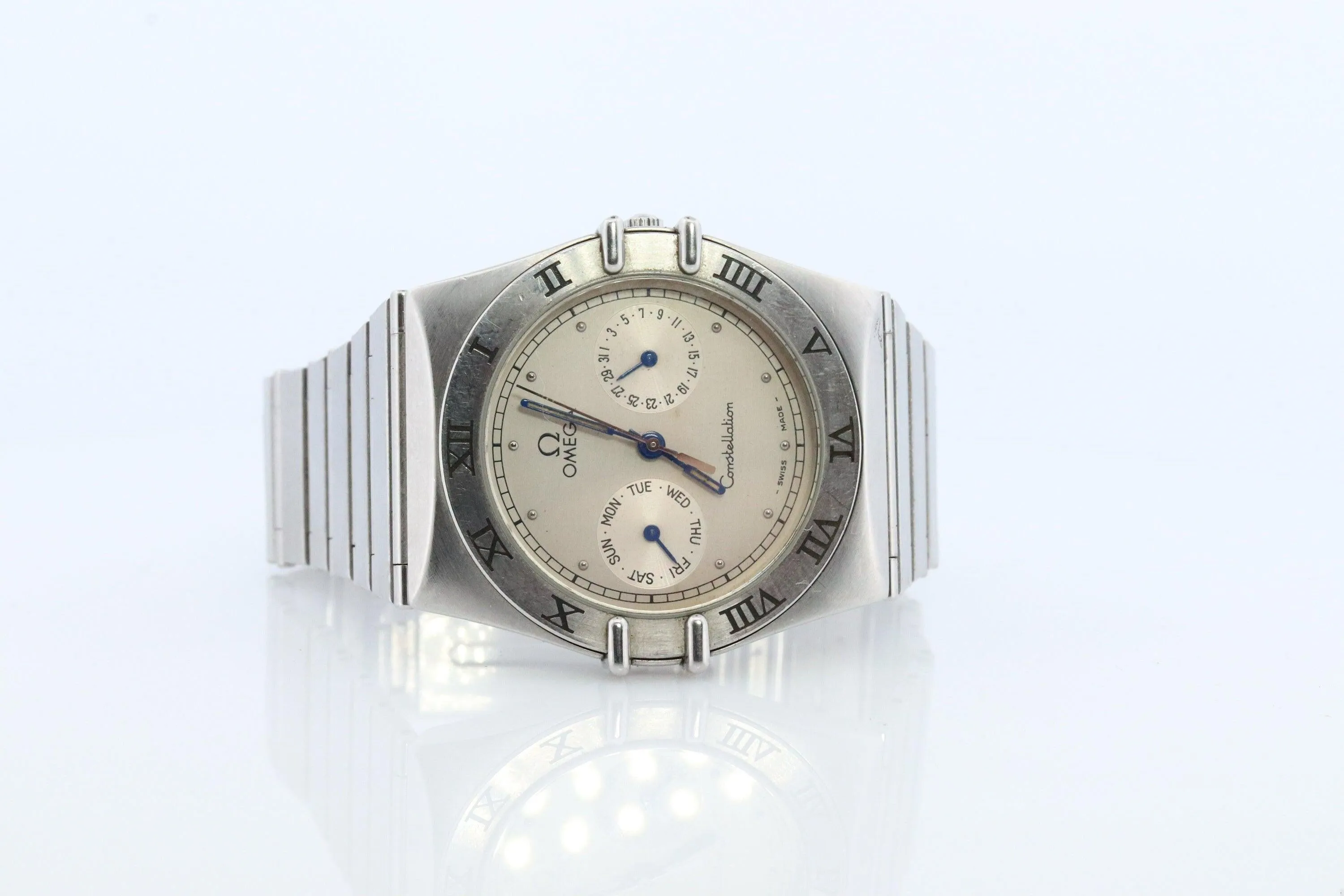 Omega Watch. Authentic Mens Omega Constellation Day Date Wristwatch.