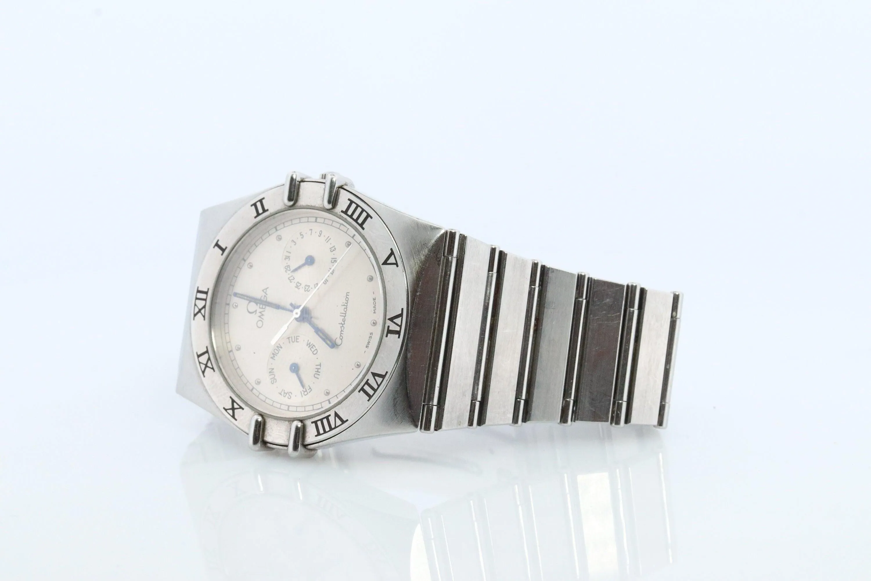 Omega Watch. Authentic Mens Omega Constellation Day Date Wristwatch.