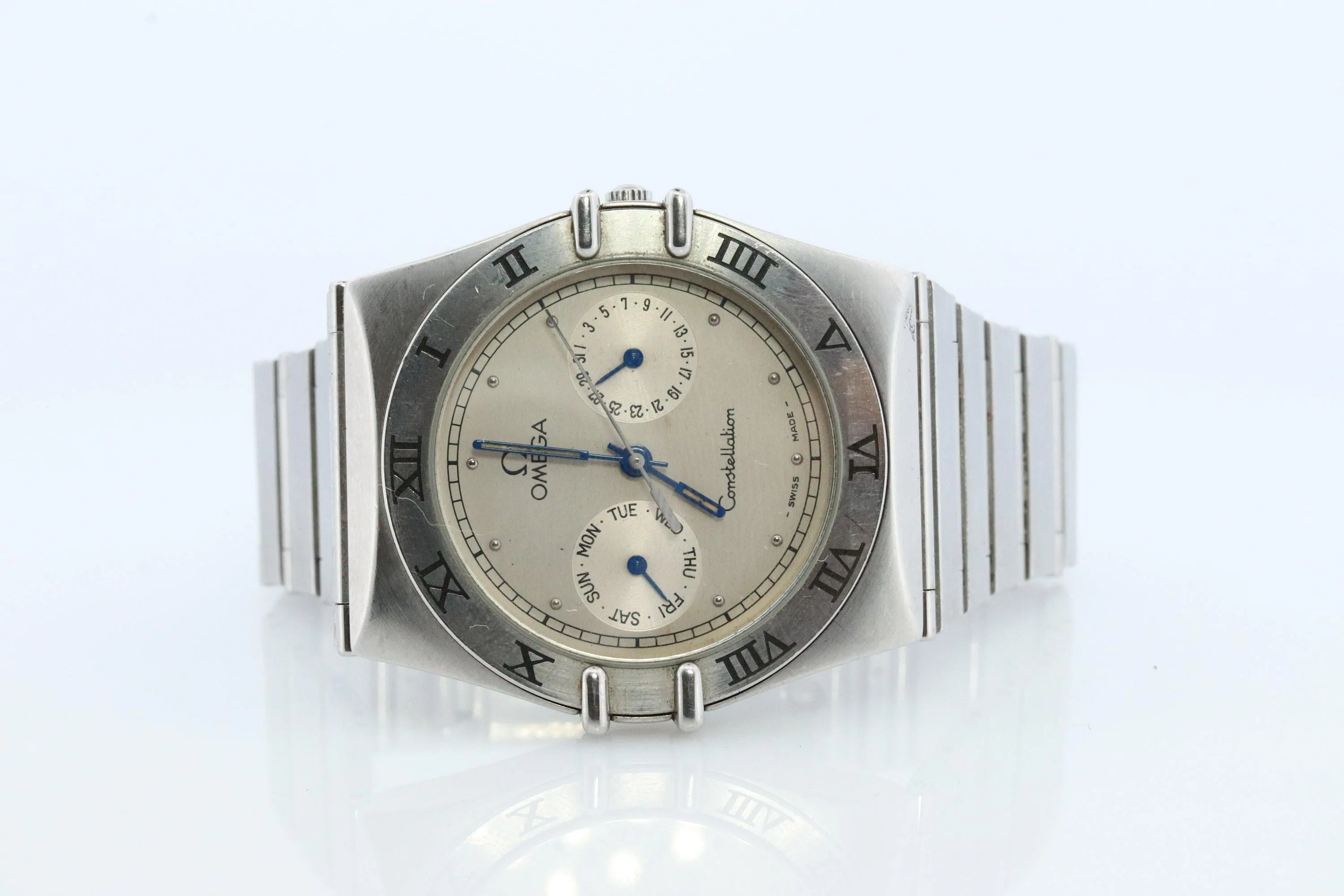 Omega Watch. Authentic Mens Omega Constellation Day Date Wristwatch.